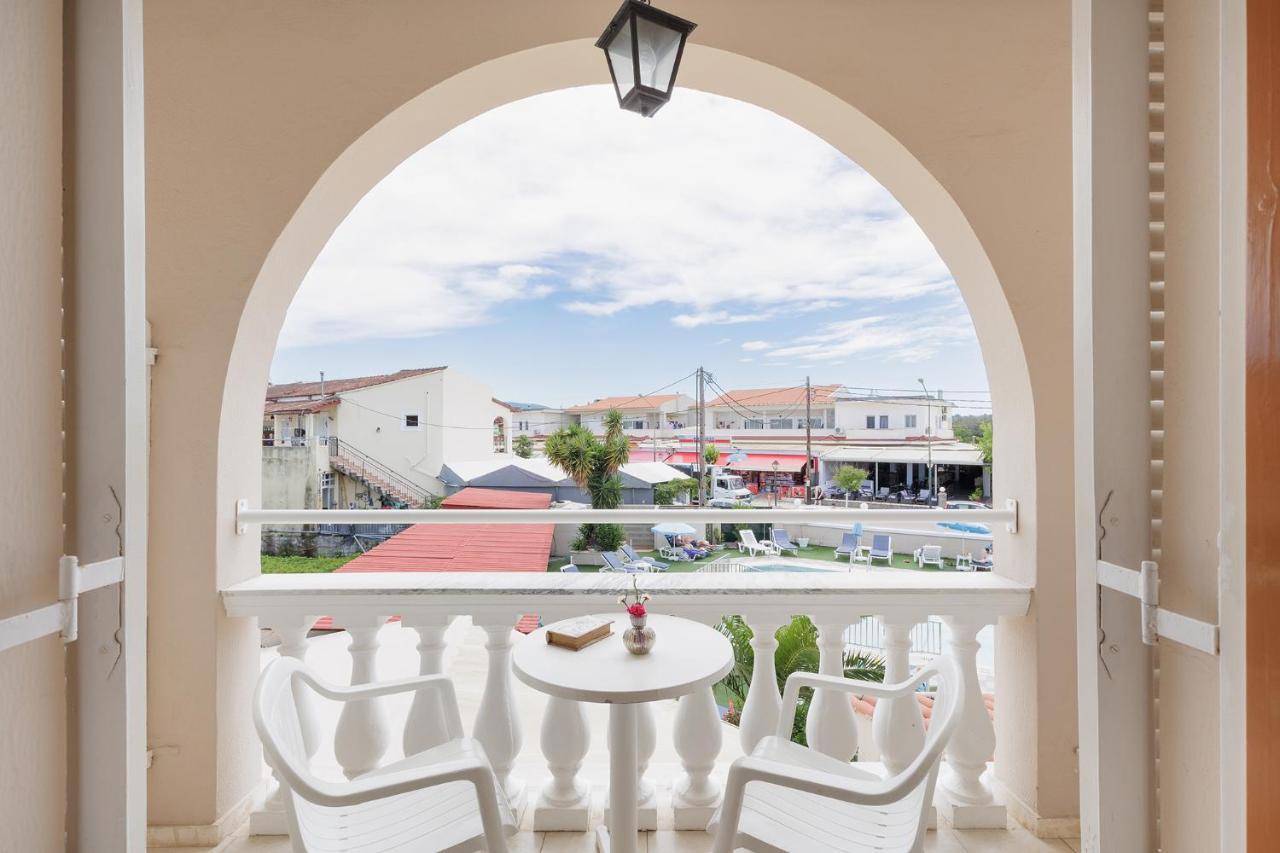 Aphrodite Beachfront By Konnect, 2* Roda (Corfu)